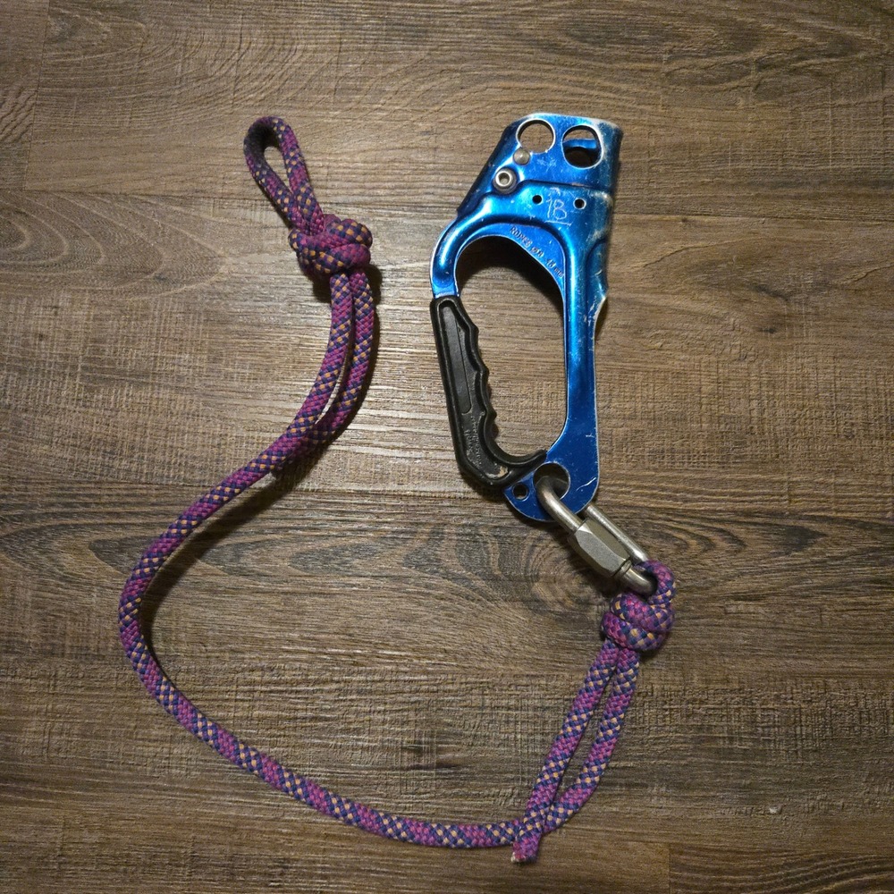 VTG Petzl Handled Ascender Blue Right Handed Climbing Rope Tool France Caving